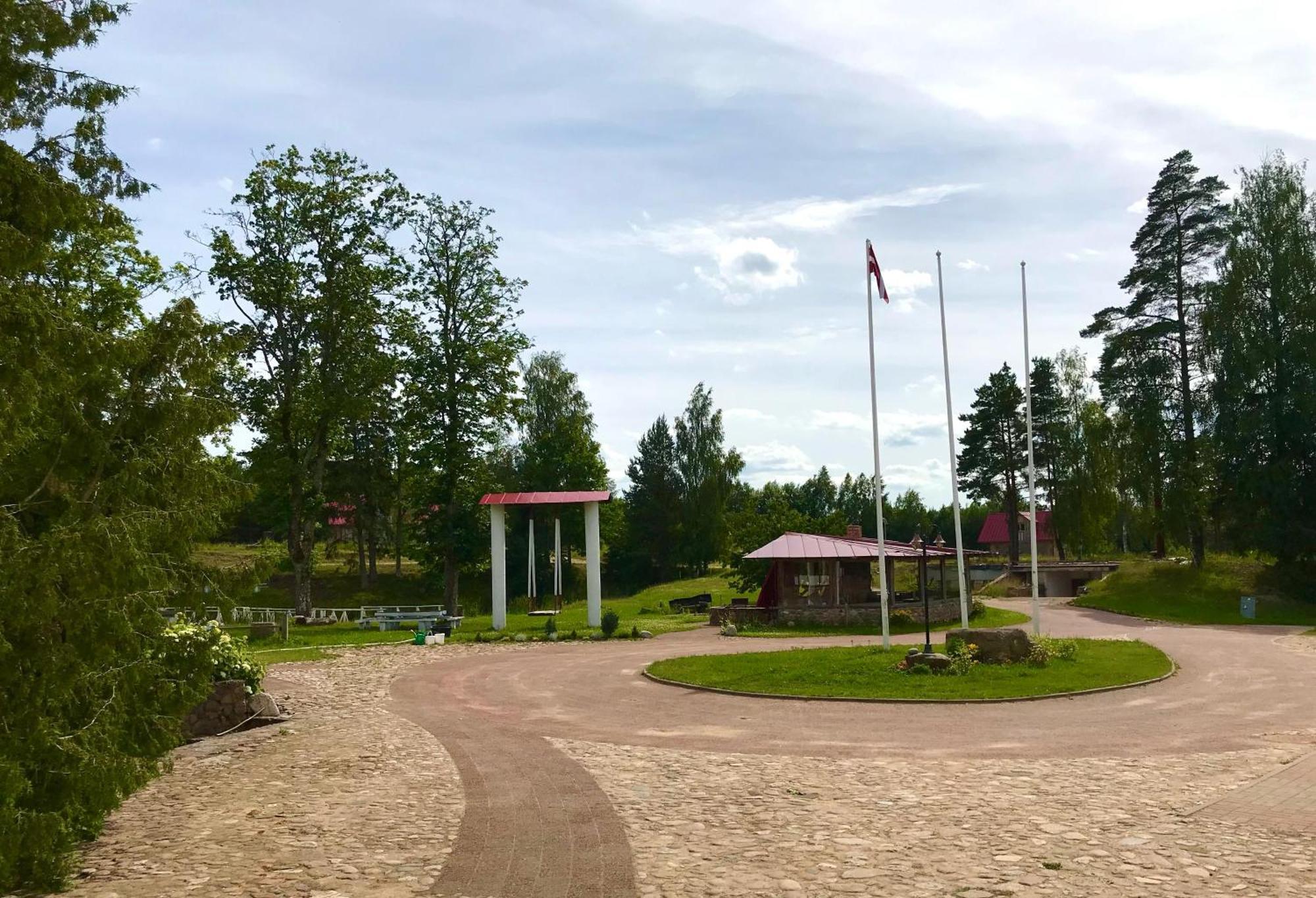 Pilskalni Hotel Ivande Kültér fotó